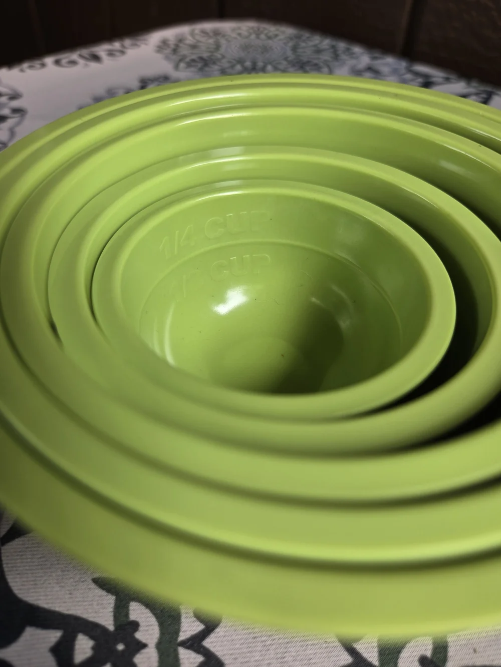 Set of 5 Melamine Nesting Lime Green Measuring Cups (10 Measures)
